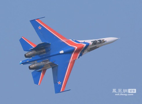Su-27 của Nga biểu diễn tại Trung Quốc - ảnh 6