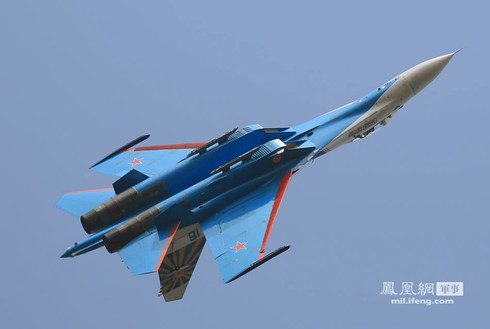 Su-27 của Nga biểu diễn tại Trung Quốc - ảnh 7