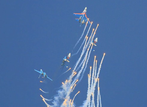 Su-27 của Nga biểu diễn tại Trung Quốc - ảnh 8