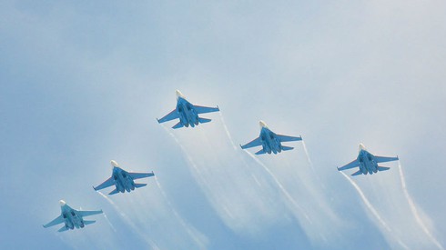 Su-27 của Nga biểu diễn tại Trung Quốc - ảnh 5