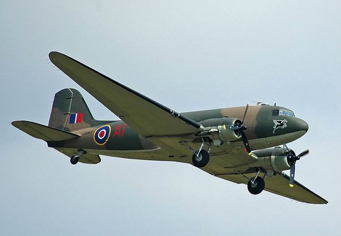 DC-3 - mẫu phi cơ '80 năm vẫn bay tốt' - ảnh 1