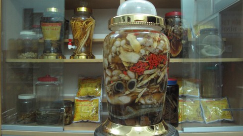 Biến chứng khôn lường của rượu thuốc - ảnh 1