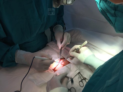 Bé trai mổ tim ngay sau khi chào đời - ảnh 3