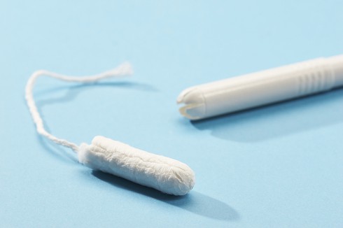 Nguy hiểm tiềm ẩn khi sử dụng băng vệ sinh tampon - ảnh 1