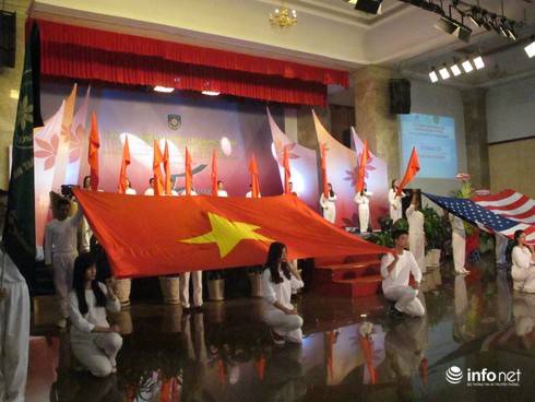 Đại học Tân Tạo trao bằng tốt nghiệp cho các sinh viên khóa đầu tiên - ảnh 1