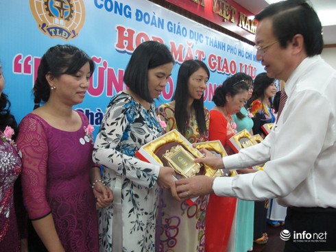 Tôn vinh “Những đóa hồng thầm lặng” dạy trẻ khuyết tật - ảnh 2