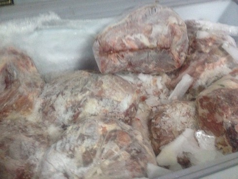 Gần 5 tấn thịt heo bệnh, chết được bán công khai - ảnh 2