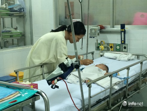 Bé trai bị đâm thấu sọ viêm màng não khá nặng - ảnh 1