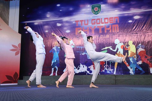 Sinh viên Đại học Tân Tạo “cháy” với Golden Rhythm - ảnh 2