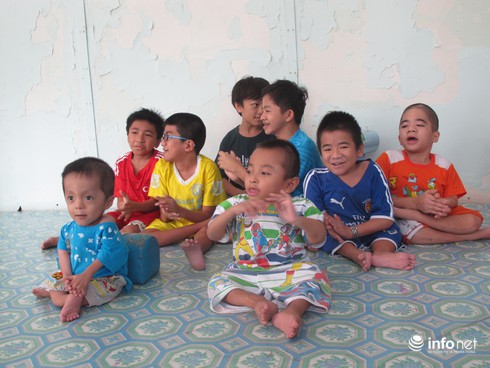 Tết đông ấm với làng trẻ xương thủy tinh - ảnh 1