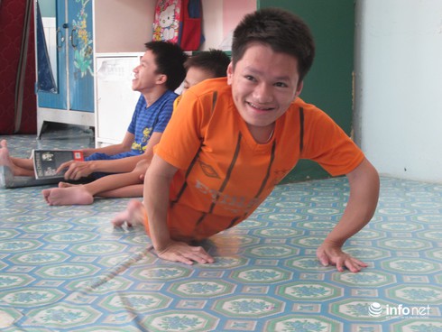 Tết đông ấm với làng trẻ xương thủy tinh - ảnh 5