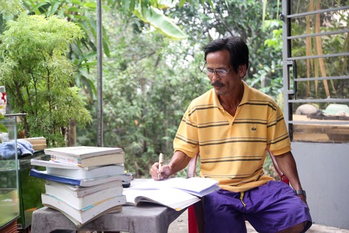 Ba cha con miệt mài cùng ôn tập, cùng thi khối B - ảnh 3