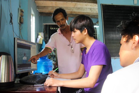 Ba cha con miệt mài cùng ôn tập, cùng thi khối B - ảnh 4