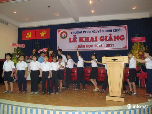 Lễ khai giảng cuối cùng tại Trường Phổ thông đặc biệt Nguyễn Đình Chiểu - ảnh 8