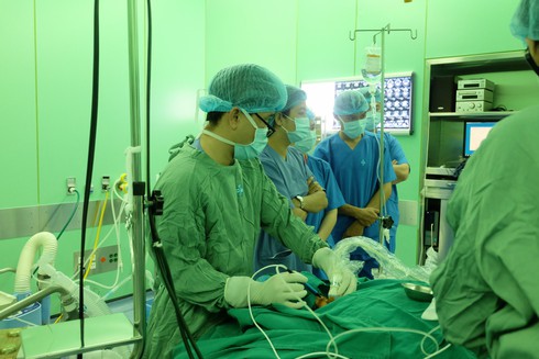 Điều trị bướu cổ không cần phẫu thuật - ảnh 1