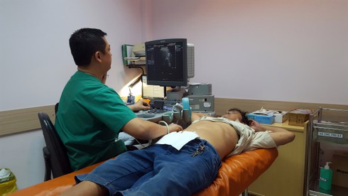 Kỹ thuật mới: Cắt u thận bằng nội soi - ảnh 1