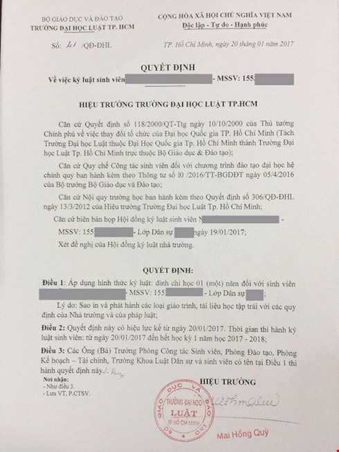 ĐH Luật TP.HCM: Nữ sinh sử dụng giáo trình photo bị kỷ luật là đúng quy chế - ảnh 1