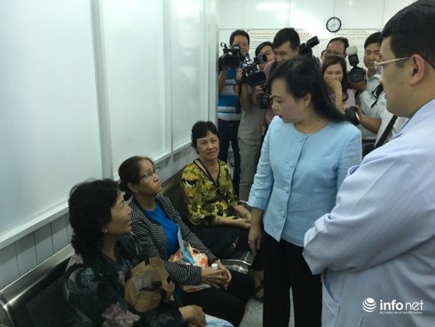 Bộ trưởng Nguyễn Thị Kim Tiến: Cần phát triển y học cổ truyền trong dân - ảnh 2