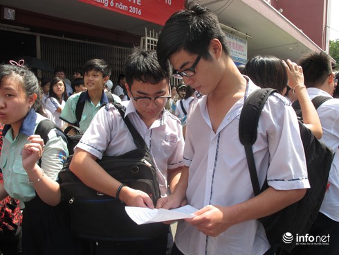 TP.HCM: Các trường tăng tốc ôn thi vào 10, học sinh học 3 ca - ảnh 1