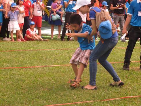 Nước mắt của những người mẹ có con tự kỷ - ảnh 1