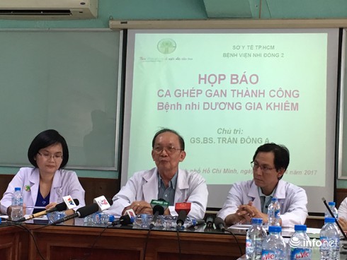 Những chuyện chưa kể sau ca ghép gan 14 tiếng cho cậu bé 10 tuổi - ảnh 2