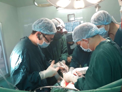 Lần đầu tiên mổ u gan lớn tại bệnh viện hạng 2 - ảnh 1