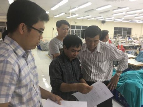 Chưa tìm ra nguyên nhân khiến công nhân ngộ độc hàng loạt - ảnh 1