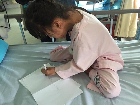 Câu chuyện cổ tích cho cô bé không có ngón tay - ảnh 3