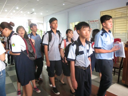 Thi lớp 10 tại TP.HCM: Thí sinh than đề Toán quá khó - ảnh 1