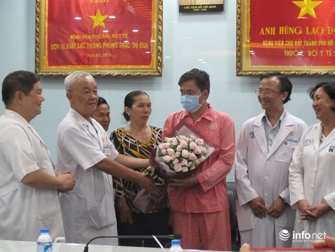 Chàng thanh niên được ghép tim tại Bệnh viện Chợ Rẫy mạnh khỏe xuất viện - ảnh 1