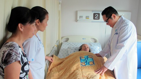 Cụ bà 91 tuổi chịu đựng sa sinh dục suốt 10 năm - ảnh 1