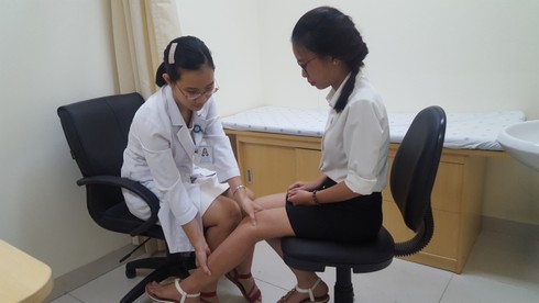 Thoái hóa đĩa đệm, cột sống “tấn công” người trẻ - ảnh 1