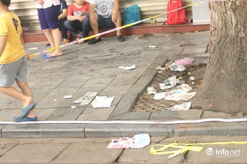 Ngập tràn rác sau buổi lễ Diễu binh, diễu hành - ảnh 1