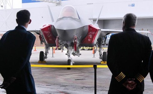 Chuyên gia Mỹ “vẽ đường” cách bắn hạ F-22 và F-35 của Mỹ - ảnh 1