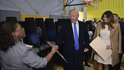 Donald Trump đã hứa hẹn những gì để giúp nước Mỹ