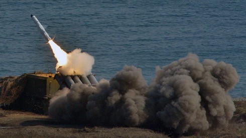 Nga bố trí tên lửa ở Quần đảo Kuril, Nhật Bản thề đáp trả - ảnh 1