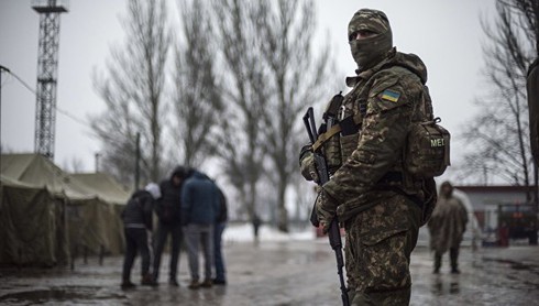 Lugansk: Quân đội Ukraine đang thiếu binh lực trầm trọng - ảnh 1