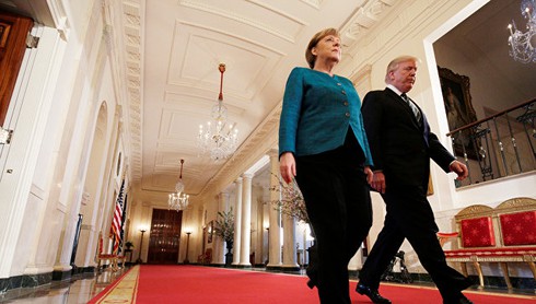 Tổng thống Trump đòi bà Merkel trả 375 tỷ USD cho NATO - ảnh 1
