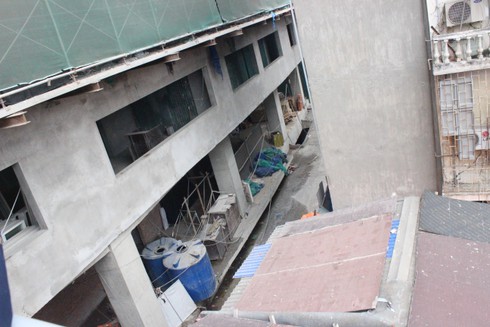 Cưỡng chế nhà 8B Lê Trực: Người mua mòn mỏi chờ giao nhà - ảnh 1