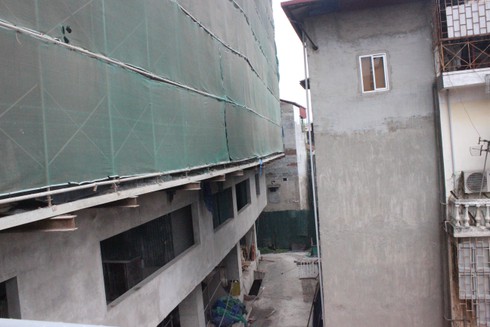 Cưỡng chế nhà 8B Lê Trực: Người mua mòn mỏi chờ giao nhà - ảnh 2