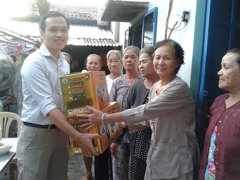 Chuyện về dì Hai Hiểu 15 năm pha trà phục vụ miễn phí người nghèo - ảnh 2