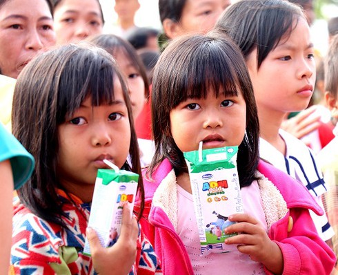 Vinamilk tiên phong mang chương trình sữa học đường đến với trẻ em Đắk Nông - ảnh 5