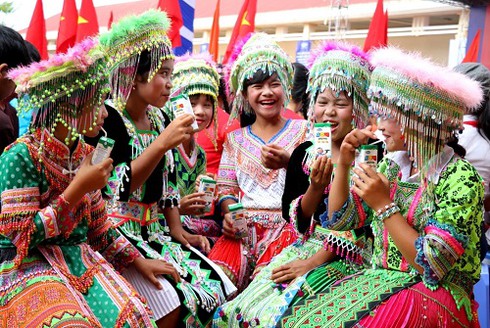 Vinamilk tiên phong mang chương trình sữa học đường đến với trẻ em Đắk Nông - ảnh 6