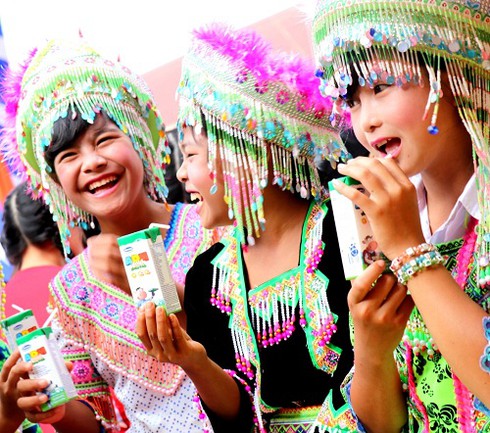 Vinamilk tiên phong mang chương trình sữa học đường đến với trẻ em Đắk Nông - ảnh 7