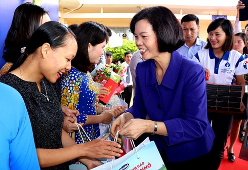 Vinamilk tiên phong mang chương trình sữa học đường đến với trẻ em Đắk Nông - ảnh 9