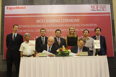 Quảng Nam: 8 huyện miền núi được tài trợ trang thiết bị y tế - ảnh 1