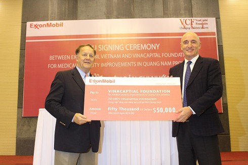 Quảng Nam: 8 huyện miền núi được tài trợ trang thiết bị y tế - ảnh 2