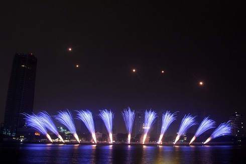 3 đội Anh, Úc, Ý tranh tài đêm chung kết pháo hoa DIFF 2017 - ảnh 4