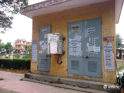 Quảng cáo, rao vặt, tờ rơi… bủa vây Cố đô Huế - ảnh 2