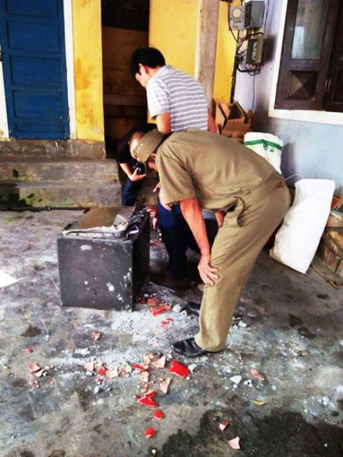 Huế: Kẻ gian liên tiếp đột nhập trụ sở xã trộm tiền và tài sản - ảnh 1